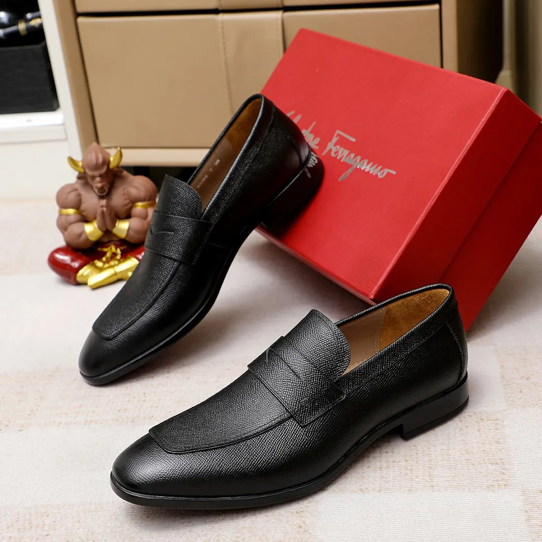 Men's shoes 💰600 🕷🕷🐂【Ferragamo】 Popular fashion casual shoes🇨🇳Official website counter 1:1 production, original mold opening💯Good quality can be seen, imported high-end first-layer pebbled calfskin, water-dyed🐂leather lining🌿very clear texture, high-quality waterproof, non-slip and wear-resistant outsole🎋high quality and low price, truly handmade🍓, 5 colors available! Code number 38-44 (45. To be customized)